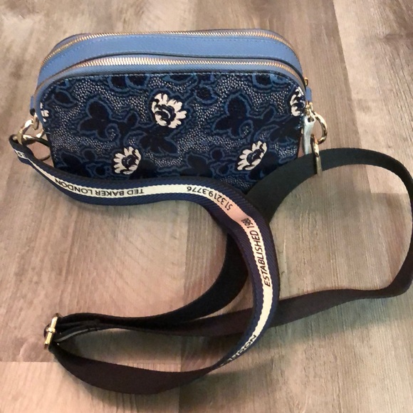 Ted Baker London Darlino Leather Graphic Blue Floral Print Camera Bag NWT - Picture 10 of 16